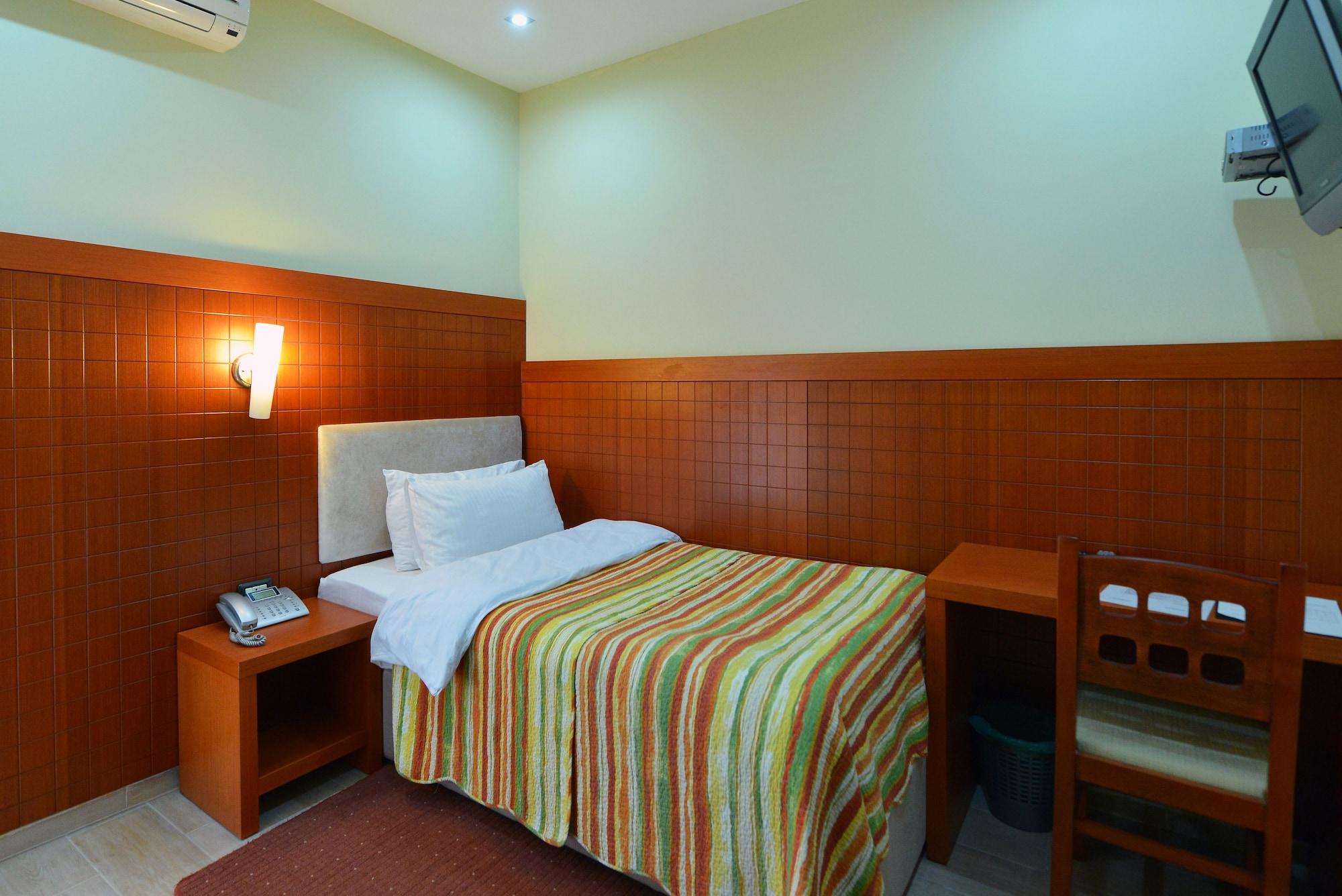 City 5 Hotel Тирана Екстер'єр фото