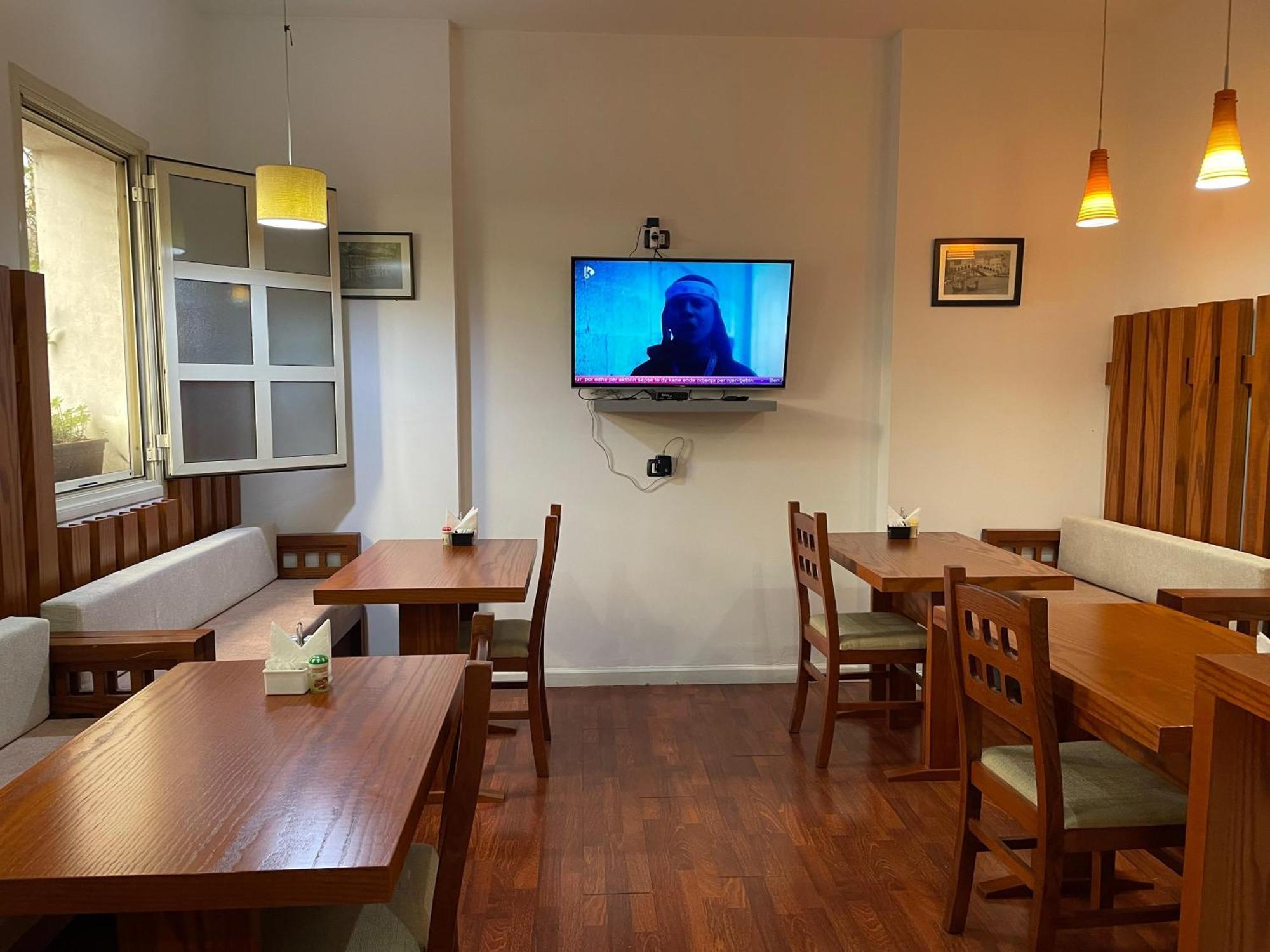 City 5 Hotel Тирана Екстер'єр фото