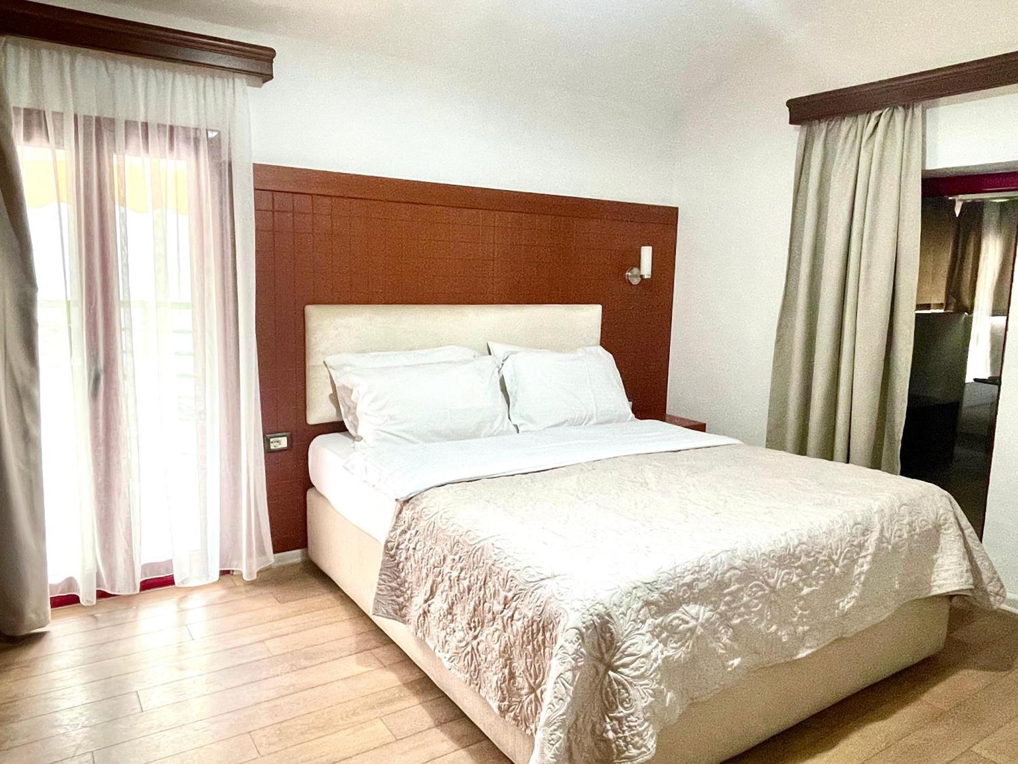 City 5 Hotel Тирана Екстер'єр фото
