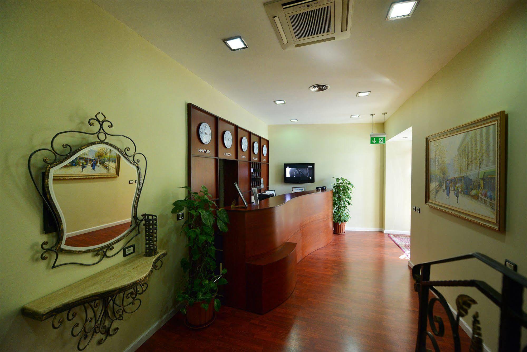 City 5 Hotel Тирана Екстер'єр фото